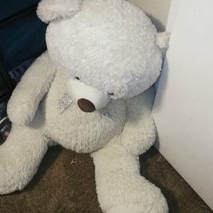 Selling a big soft teddy bear